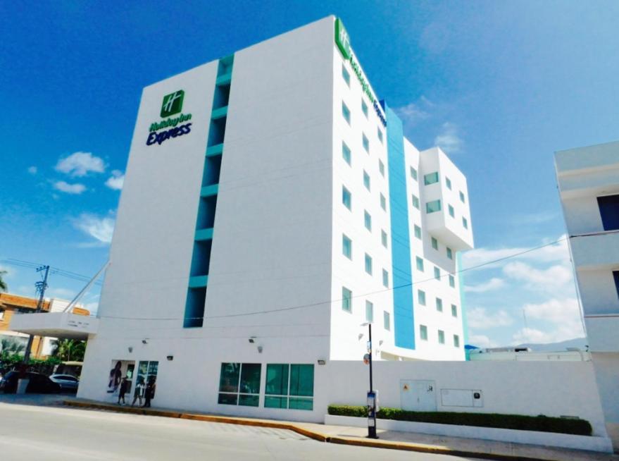 ホリデイ イン エクスプレス トゥストラ グティエレス ラ マリンバ Tuxtla Gutiérrez エクステリア 写真