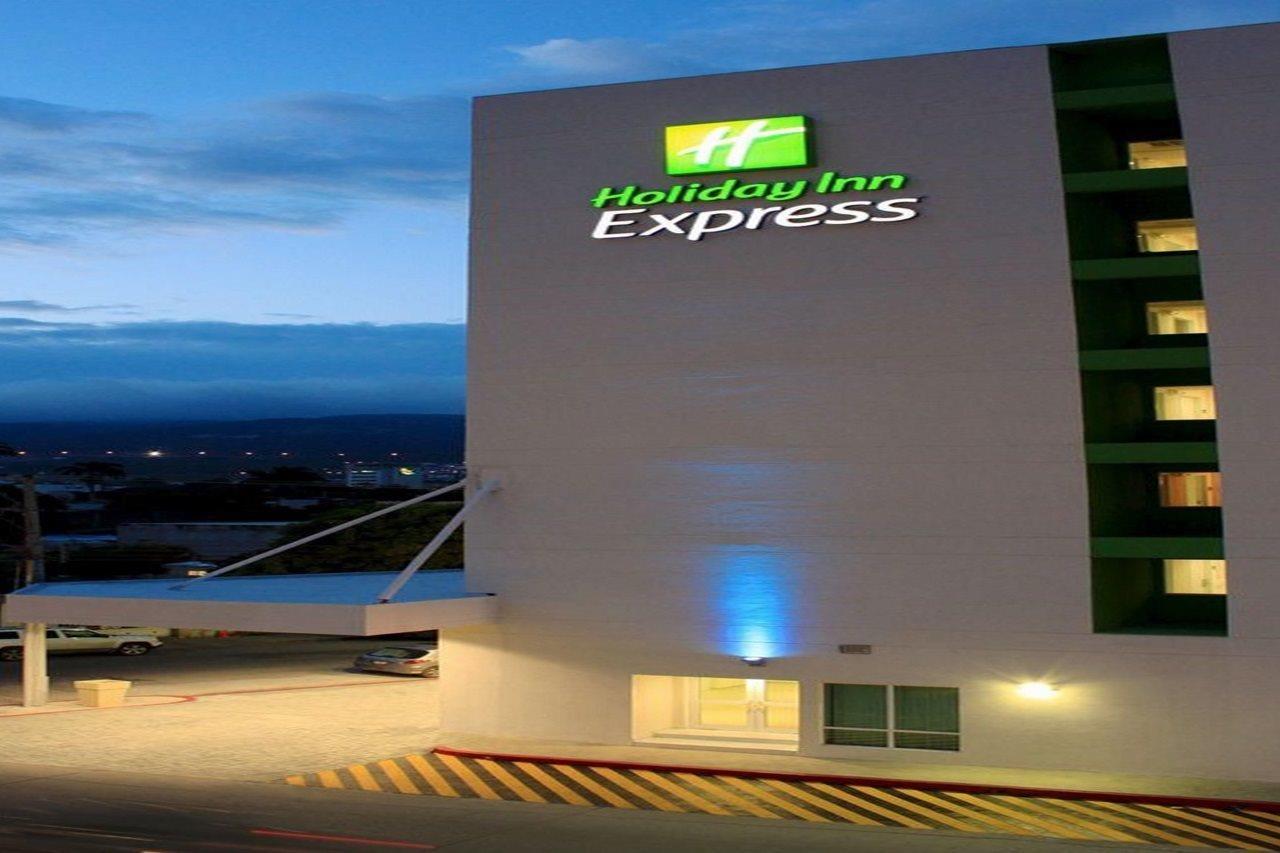 ホリデイ イン エクスプレス トゥストラ グティエレス ラ マリンバ Tuxtla Gutiérrez エクステリア 写真